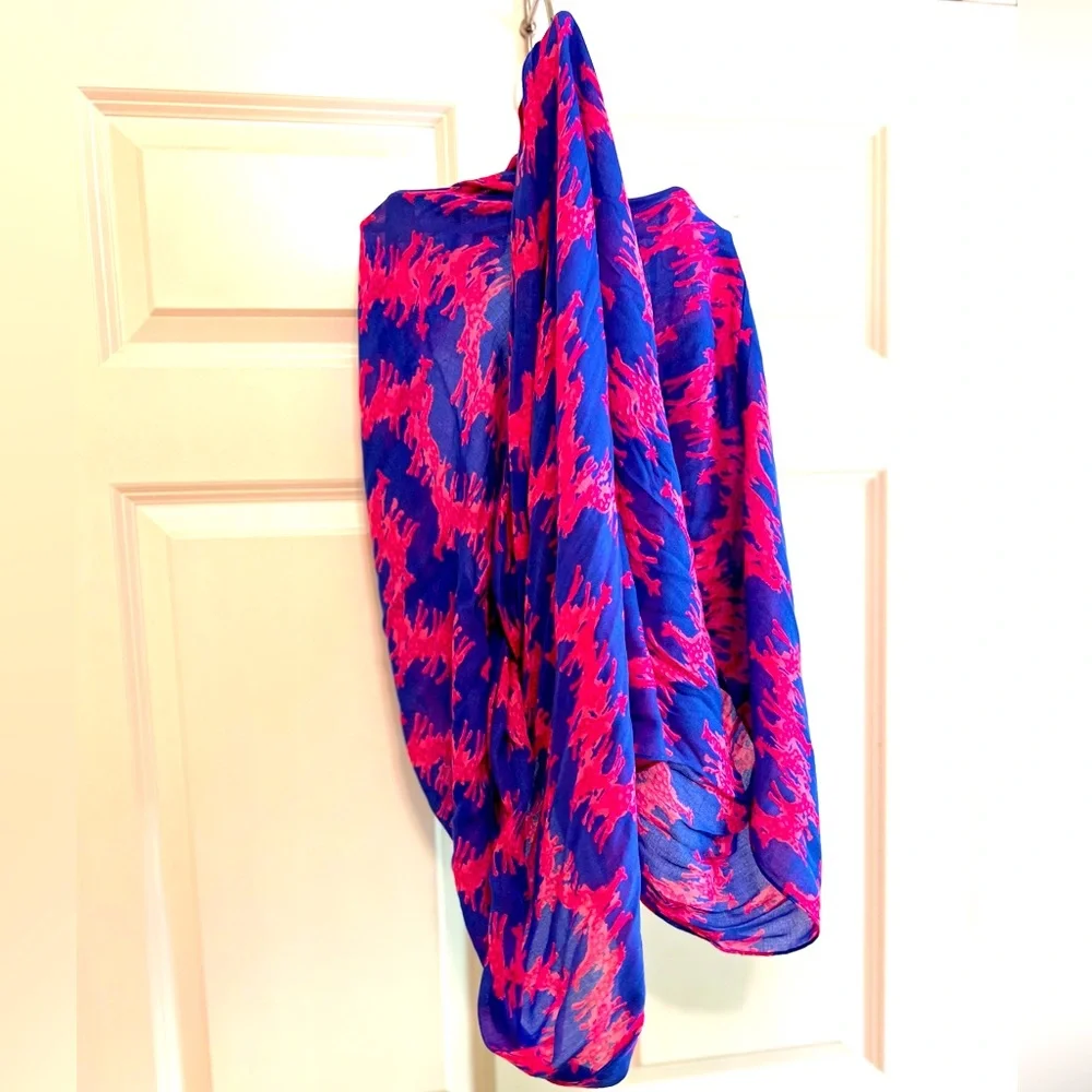Lilly Pulitzer Riley Infinity Loop Scarf 72”x28” - Picture 2 of 8